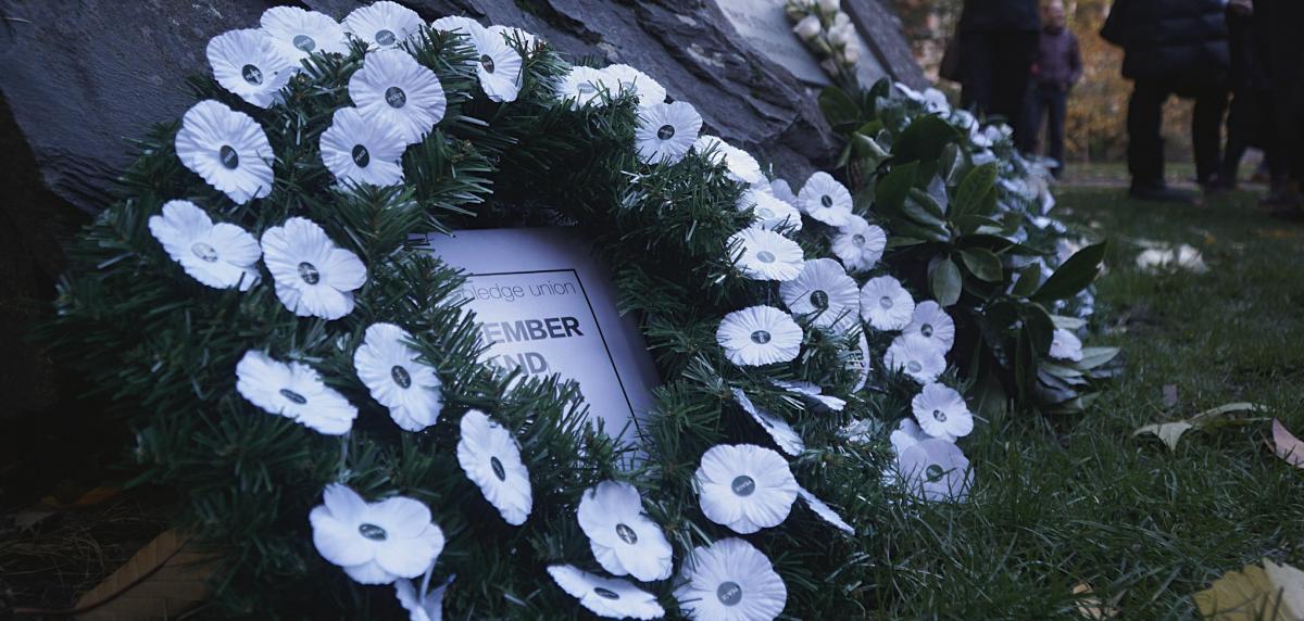 White poppy wreath